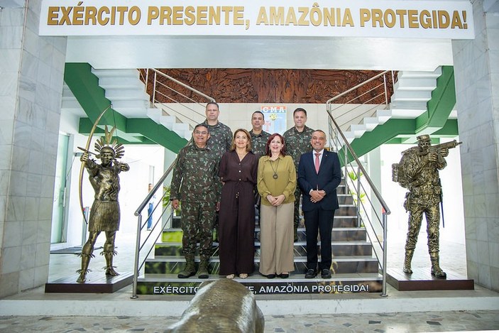 Comitiva do TRE-AM e TJAM visita Comando Militar da Amazônia