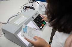 Manifestação individual e silenciosa é permitida, mas propaganda e abordagem de eleitores são pr...