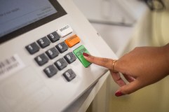 Na capital e na maior parte dos municípios, a votação será das 7h às 16h; apenas 11 municípios s...