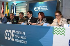 Registros de ocorrências envolvem substituição de urnas, prisões e ações de fiscalização durante...