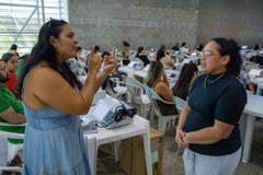 Pela primeira vez, uma voluntária surda integra a equipe de mesários da 1ª Zona Eleitoral, refor...