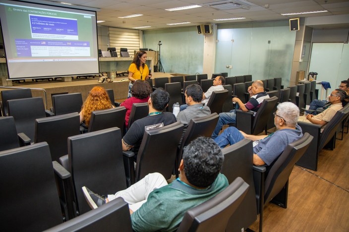 Curso reuniu servidores para aprimorar conhecimentos sobre sustentabilidade, gestão de riscos e ...