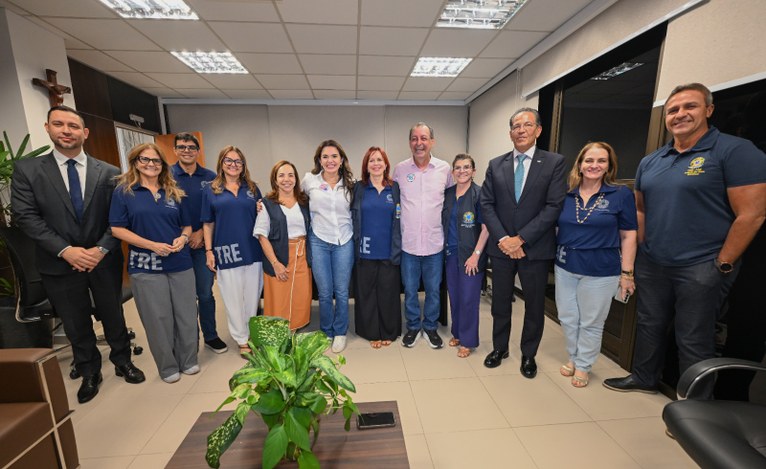 Presidente Carla Reis parabenizou o governador eleito e destacou o empenho dos profissionais da ...
