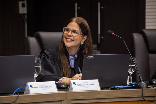Juíza Giselle Falcone se despede do Pleno do TRE-AM após cumprir dois biênios na Corte