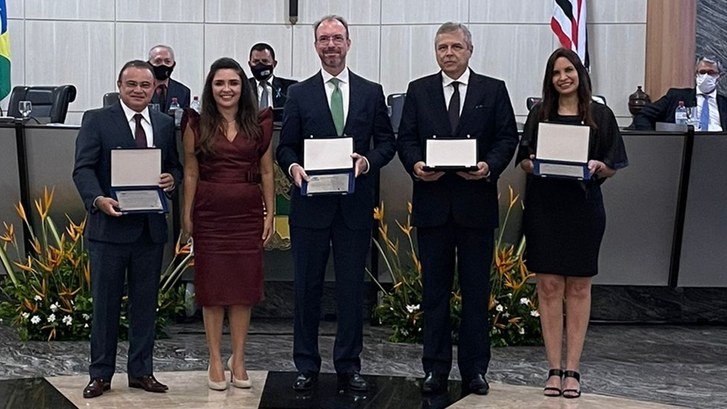 Membro do TRE-AM é homenageado no XVII CODEJE Membro do TRE-AM é homenageado no XVII CODEJE