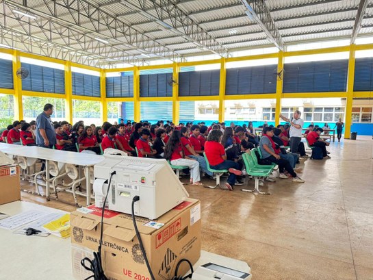 No Dia da Justiça, TRE-AM destaca ações educativas para diferentes gerações e fortalece valores democráticos No Dia da Justiça, TRE-AM destaca ações educativas para diferentes gerações e fortalece valores ...