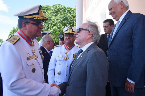 Presidente do TRE-AM prestigia transmissão de cargo no 9º Distrito Naval Presidente do TRE-AM prestigia transmissão de cargo no 9º Distrito Naval