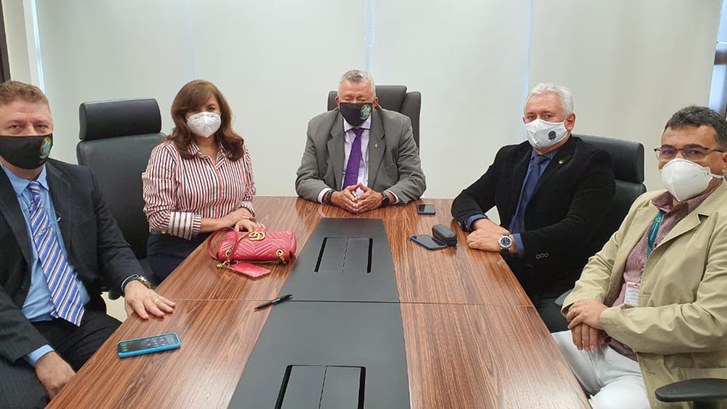 Dra. Margareth Hoagen julgou os registros com a celeridade necessária para que os nomes dos cand...