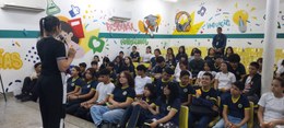 Iniciativa da EJE-AM reuniu palestra, quiz e eleição simulada para aproximar os jovens do proces...