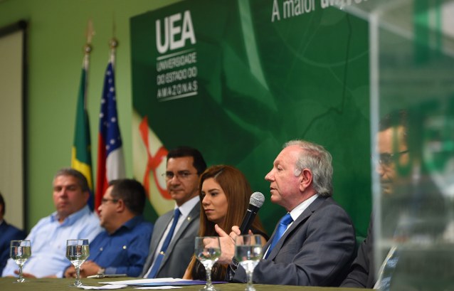 TRE-AM e UEA celebram cooperação técnico-científica para ministração de aulas por videoconferência. TRE-AM e UEA celebram cooperação técnico-científica para ministração de aulas por videoconferência.