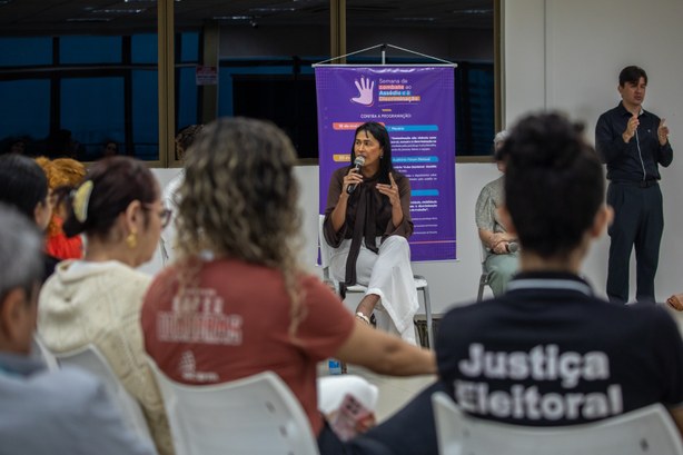 TRE-AM encerra Semana de Combate ao Assédio e à Discriminação com roda de conversa sobre diversi...