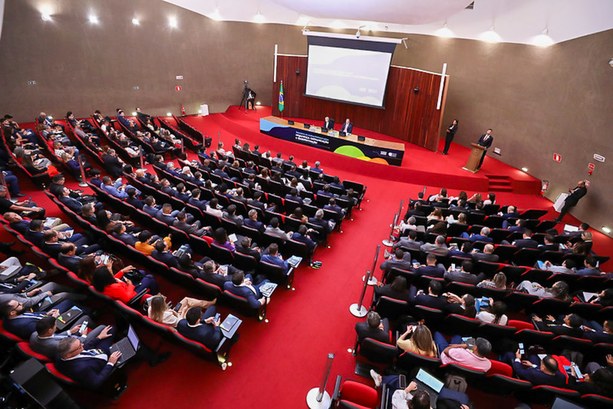 TRE-AM integra articulação nacional por eleições mais seguras em seminário do TSE TRE-AM integra articulação nacional por eleições mais seguras em seminário do TSE