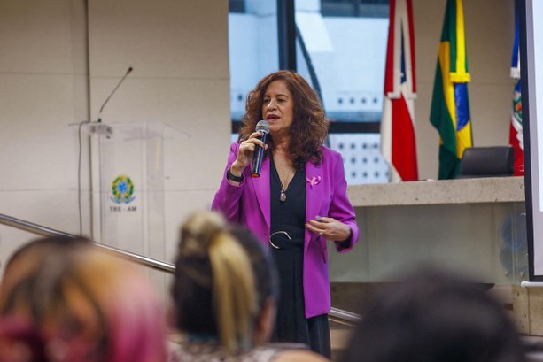 TRE-AM promove palestra sobre prevenção ao câncer de mama e do colo do útero com especialistas d...