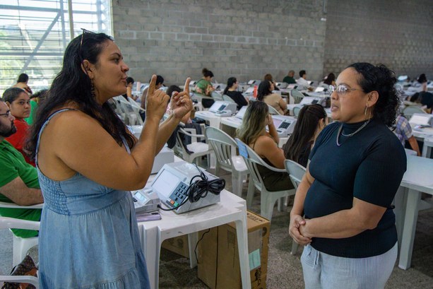 TRE-AM promove treinamento inclusivo para mesários e amplia participação voluntária