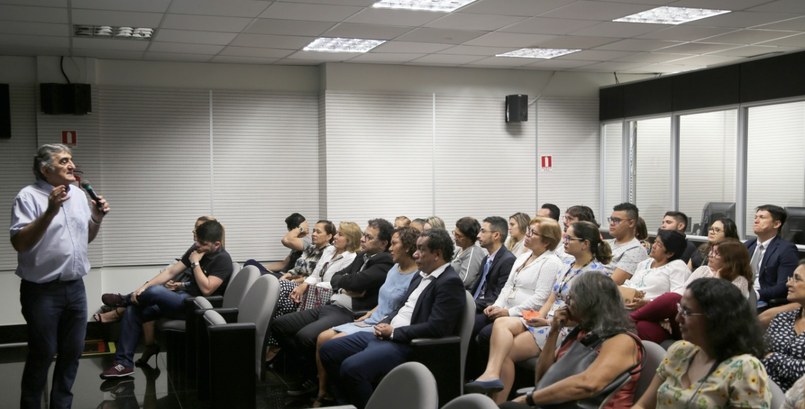 TRE-AM promoveu palestra "Doenças da Alma" para seus servidores A palestra inicia o ciclo de palestras promovido pelo Programa de Qualidade de Vida no Trabalho,...