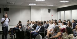 A palestra inicia o ciclo de palestras promovido pelo Programa de Qualidade de Vida no Trabalho,...