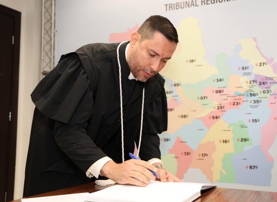 Advogado Diogo Franco toma posse como juiz substituto da classe dos juristas no TRE-AM