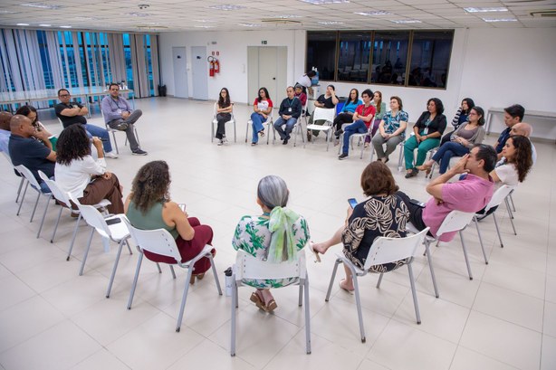 TRE-AM promove roda de conversa sobre o combate à discriminação racial Roda de conversa